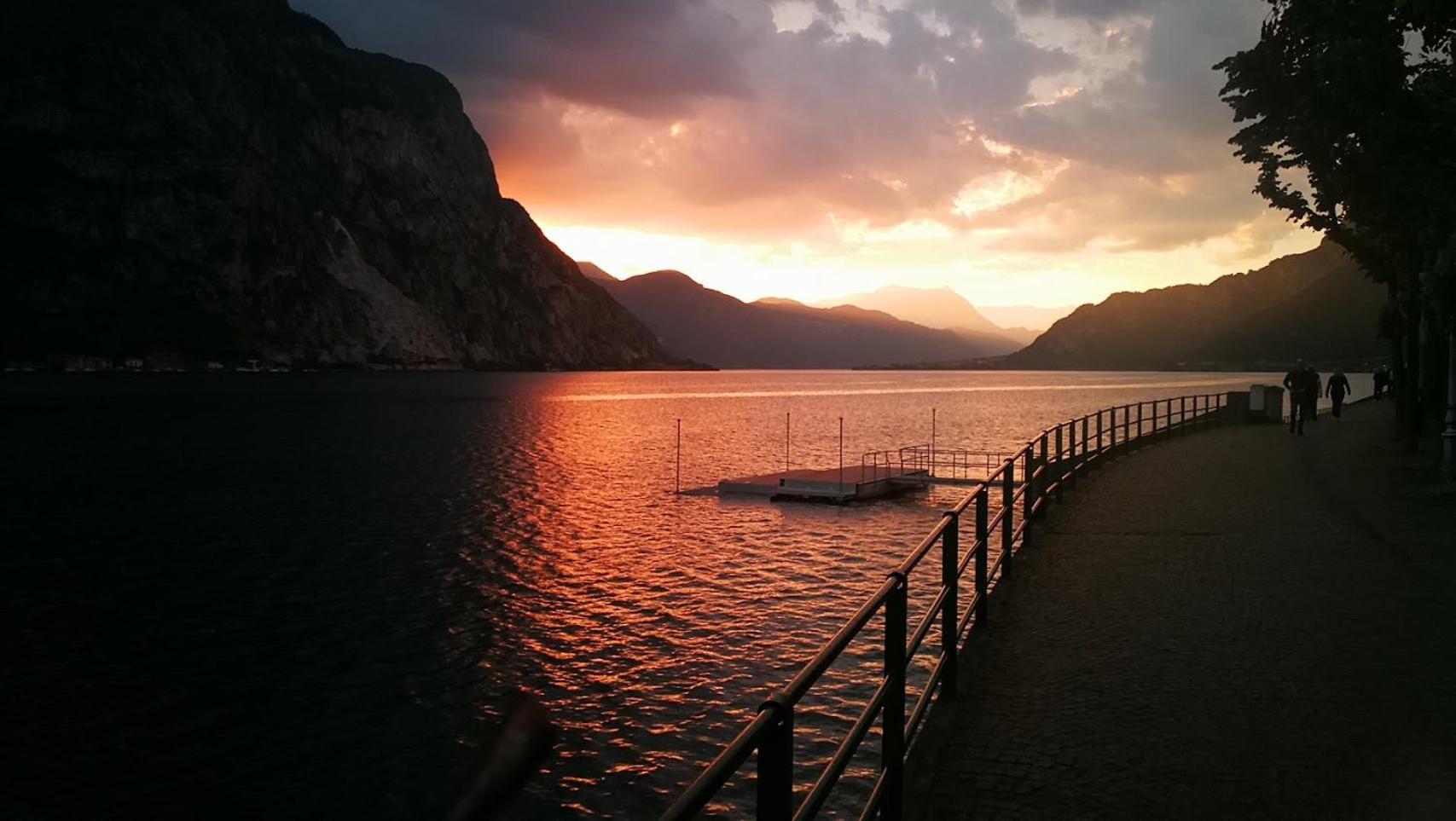Casa Imbarcadero Apartment Lecco Bagian luar foto